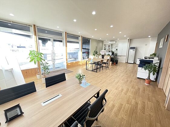 店舗内観