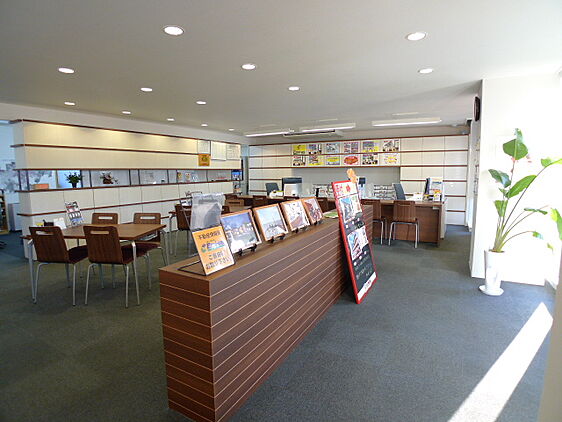 株式会社エミアス 防府支店