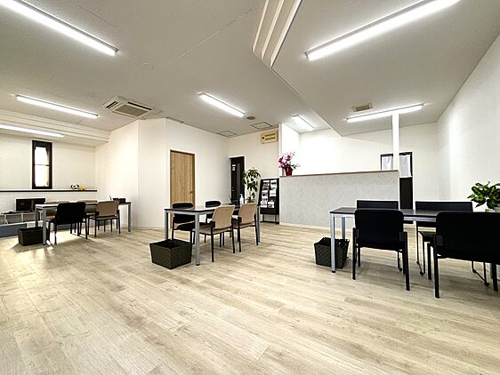 店舗内観