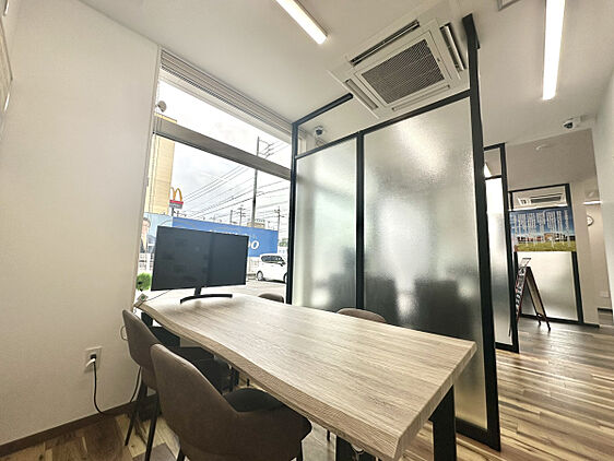 店舗内観