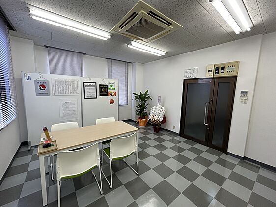 店舗内観