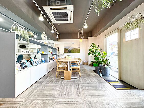 店舗内観