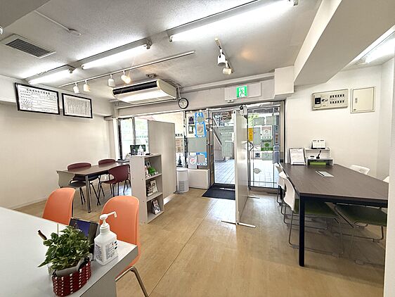 店舗内観